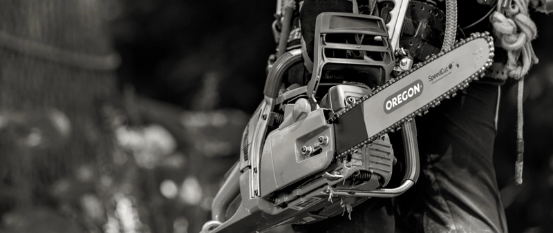 Black & White Image of Chainsaw